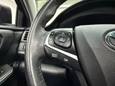 Used 2017 Toyota Camry XLE image 11