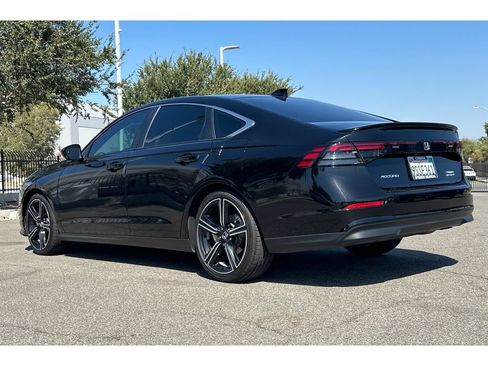 Used 2025 Honda Accord Sport image 3