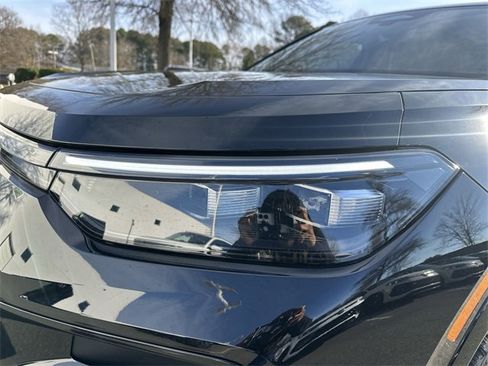 New 2026 Volkswagen Tiguan SE R-Line image 9