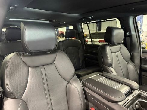 New 2025 Jeep Wagoneer Series III w/ Premium Group I image 33