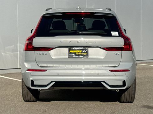 New 2026 Volvo XC60 T8 Ultra w/ Protection Package Premier AWD/4WD image 4