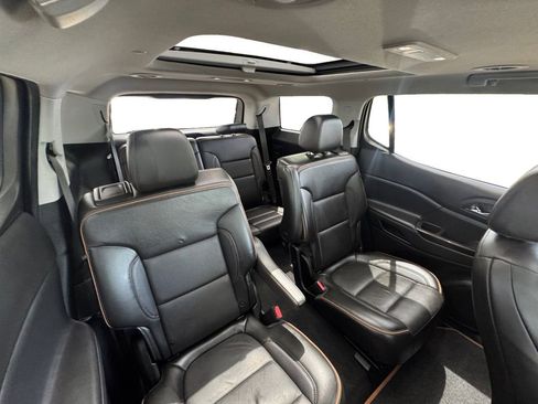 Used 2022 GMC Acadia AT4 w/ Technology Package image 17