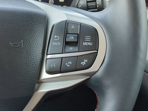 Certified 2025 Ford Explorer Active w/ Active Comfort Package image 24