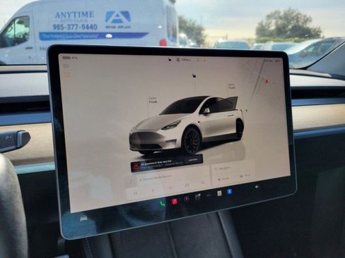 Used 2022 Tesla Model Y Performance image 17