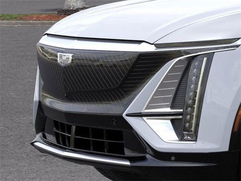 New 2026 Cadillac Lyriq Premium Luxury image 13
