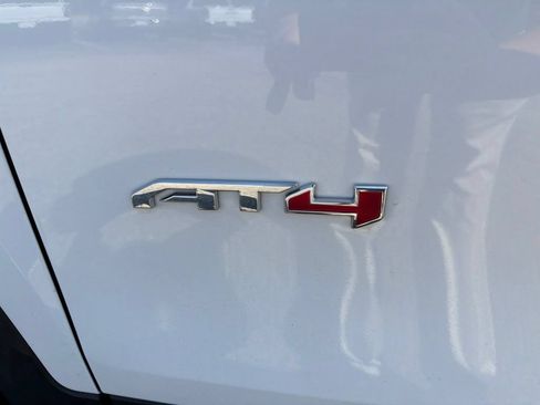 Used 2024 GMC Terrain AT4 w/ Tech Package AWD/4WD image 8