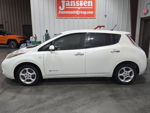 Used 2012 Nissan Leaf SL image 2