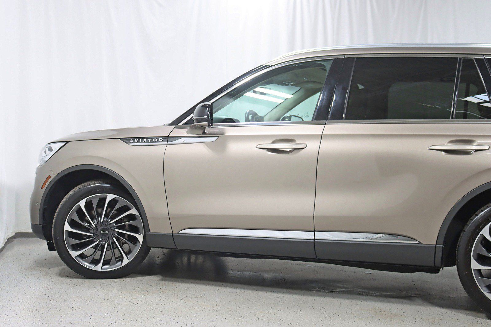 Used 2020 Lincoln Aviator Reserve w/ Equipment Group 202A AWD/4WD image 11