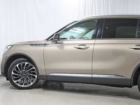 Used 2020 Lincoln Aviator Reserve w/ Equipment Group 202A AWD/4WD image 11