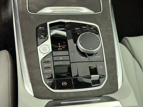 New 2026 BMW X7 xDrive40i w/ Premium Package image 16