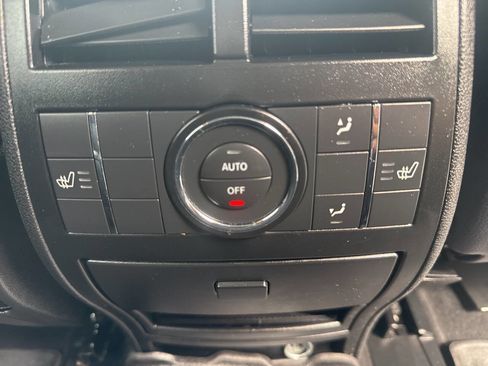Used 2011 Mercedes-Benz GL 320 BlueTEC 4MATIC w/ Premium 2 Pkg image 23