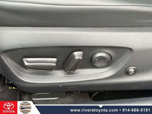 Used 2024 Toyota Camry SE w/ Convenience Package image 15