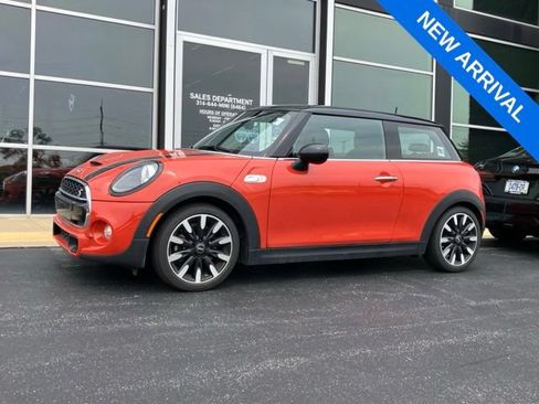 Used 2019 MINI Cooper S FWD image 1