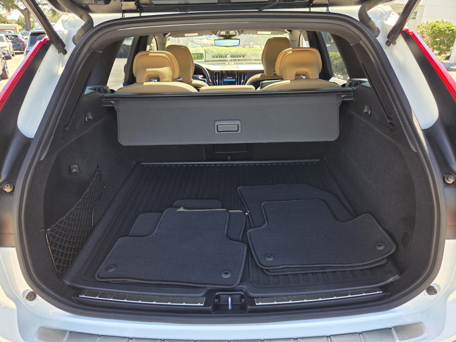 Used 2025 Volvo XC60 B5 Ultra w/ Protection Package Premier AWD/4WD image 15