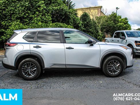 Used 2024 Nissan Rogue S FWD image 8
