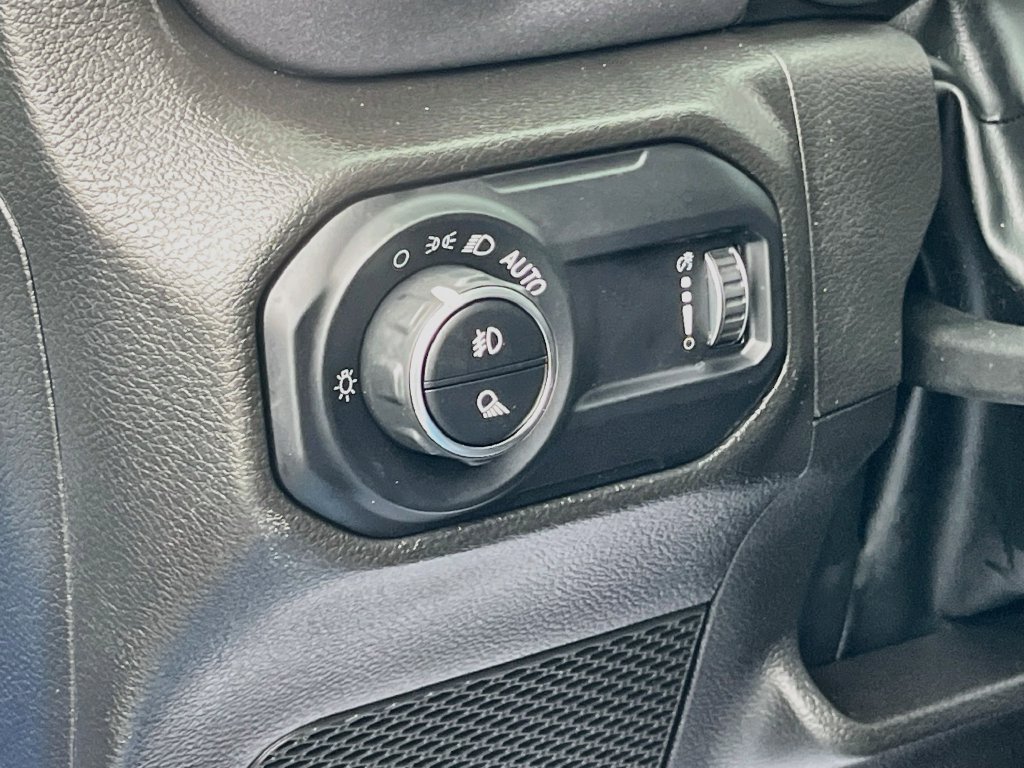 Used 2023 Jeep Gladiator Mojave w/ LED Lighting Group AWD/4WD image 10
