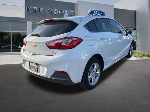 Used 2018 Chevrolet Cruze LT image 4