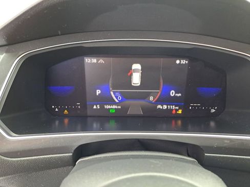 Used 2022 Volkswagen Tiguan SE image 9