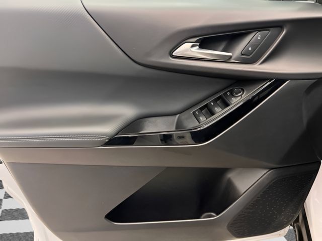 Certified 2025 Chevrolet Equinox LT FWD image 12
