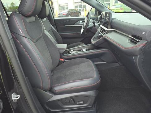 Used 2026 Ford Explorer ST AWD/4WD image 6