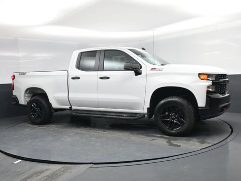 Used 2020 Chevrolet Silverado 1500 Custom Trail Boss w/ Custom Convenience Package image 2