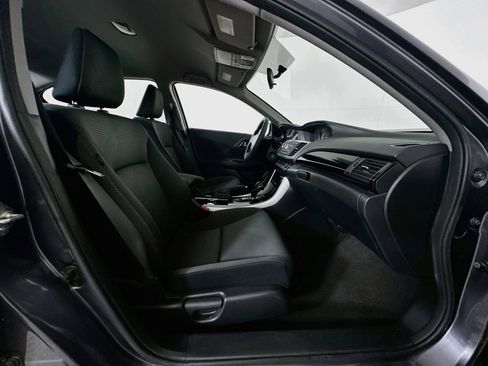 Used 2017 Honda Accord LX image 29