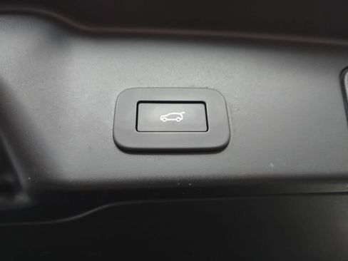 Used 2024 Land Rover Range Rover Evoque Dynamic SE AWD/4WD image 16
