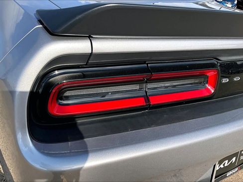 Used 2016 Dodge Challenger R/T image 27