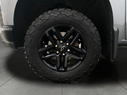 Used 2019 Chevrolet Silverado 1500 Custom Trail Boss w/ Custom Convenience Package AWD/4WD image 13