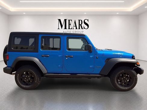 Used 2023 Jeep Wrangler Unlimited w/ 8.4" Radio Group AWD/4WD image 6