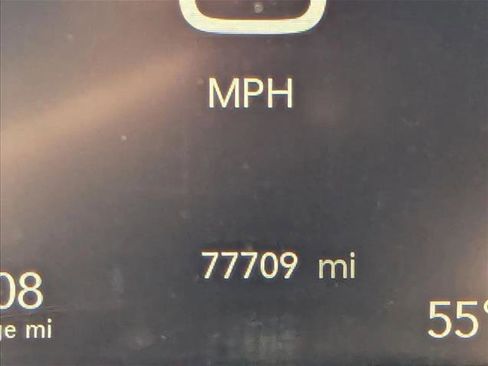 Used 2018 Chrysler Pacifica Limited image 9