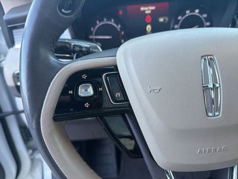 Used 2022 Lincoln Corsair AWD w/ Premium Package image 20