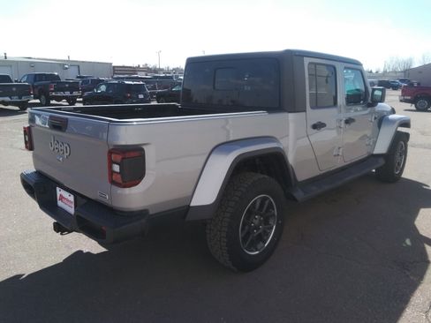 Used 2020 Jeep Gladiator Overland image 5