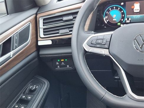 New 2026 Volkswagen Atlas SE image 25