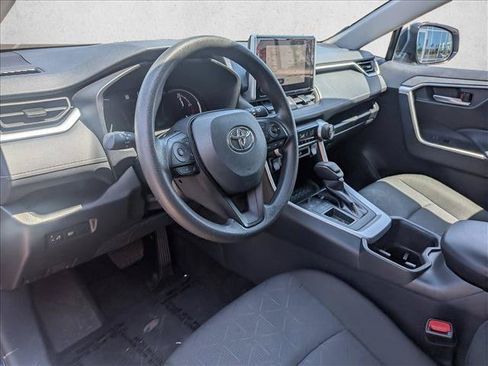 Used 2025 Toyota RAV4 XLE FWD image 12