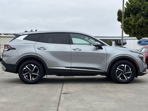 Used 2025 Kia Sportage LX FWD image 4