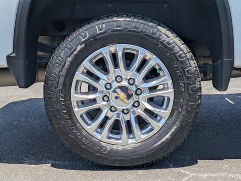 Used 2023 Chevrolet Silverado 2500 High Country w/ Technology Package AWD/4WD image 12