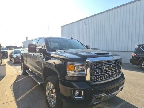 Used 2019 GMC Sierra 2500 Denali w/ Duramax Plus Package image 3