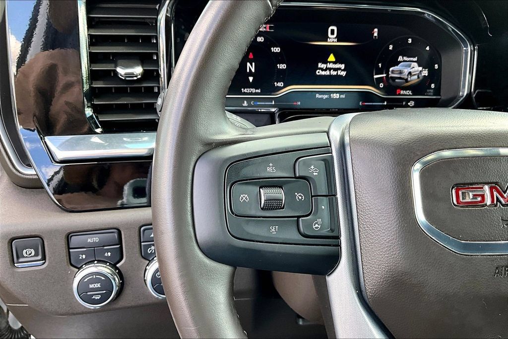 Used 2025 GMC Sierra 1500 SLT AWD/4WD image 14
