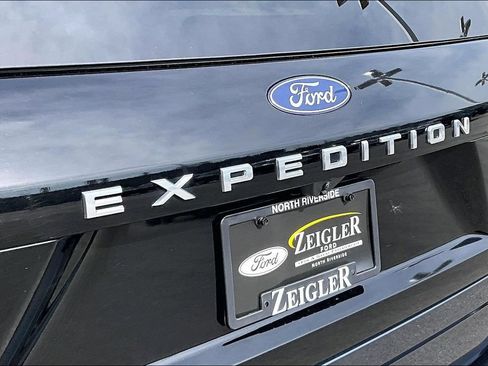 Certified 2025 Ford Expedition Active AWD/4WD image 8