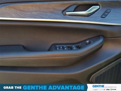 Certified 2024 Jeep Grand Cherokee L Limited image 12