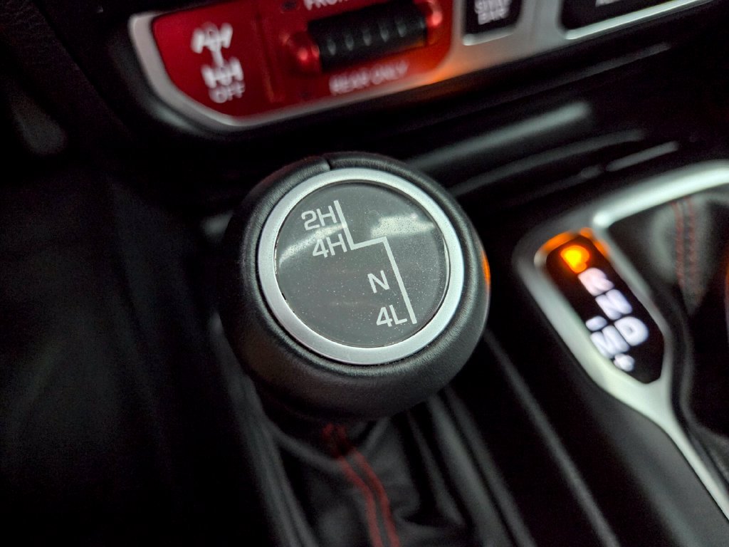 Used 2018 Jeep Wrangler Unlimited Rubicon AWD/4WD image 28