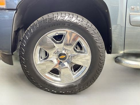 Used 2011 Chevrolet Silverado 1500 LT w/ Florida Edition RWD image 14