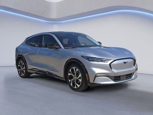 Used 2022 Ford Mustang Mach-E Premium image 2