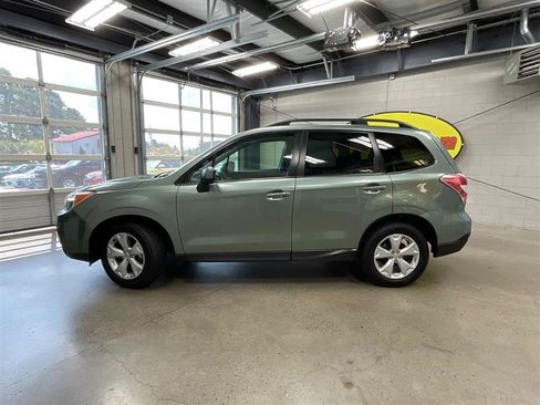 Used 2014 Subaru Forester 2.5i Premium w/ Popular Package #2 AWD/4WD image 2