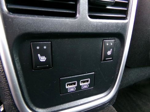 Used 2018 Chrysler 300 Limited image 31