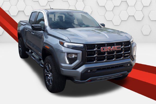Used 2025 GMC Canyon AT4 w/ AT4 Premium Package AWD/4WD image 8