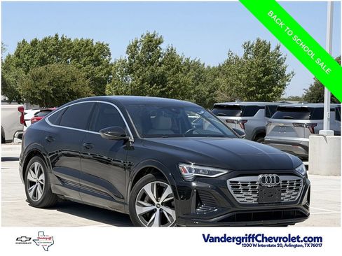 Used 2024 Audi Q8 e-tron Premium Plus AWD/4WD image 5