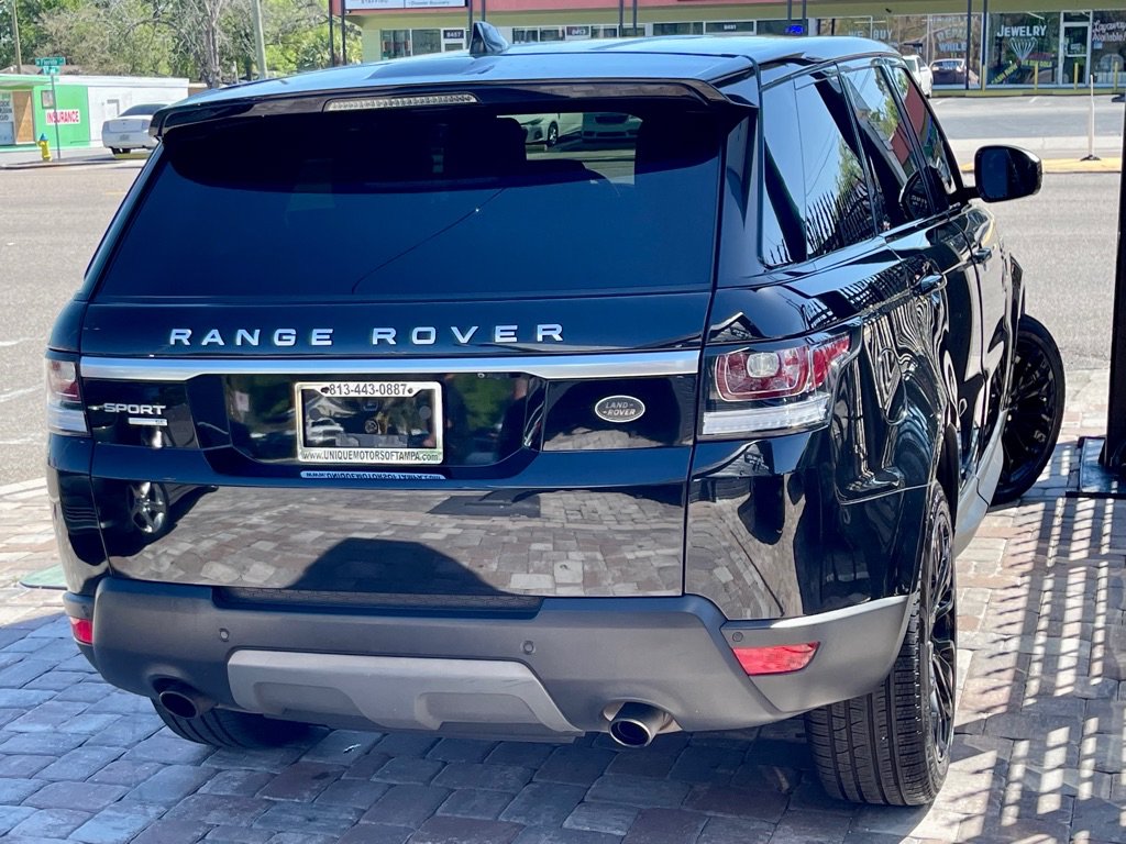 Used 2017 Land Rover Range Rover Sport SE AWD/4WD image 3