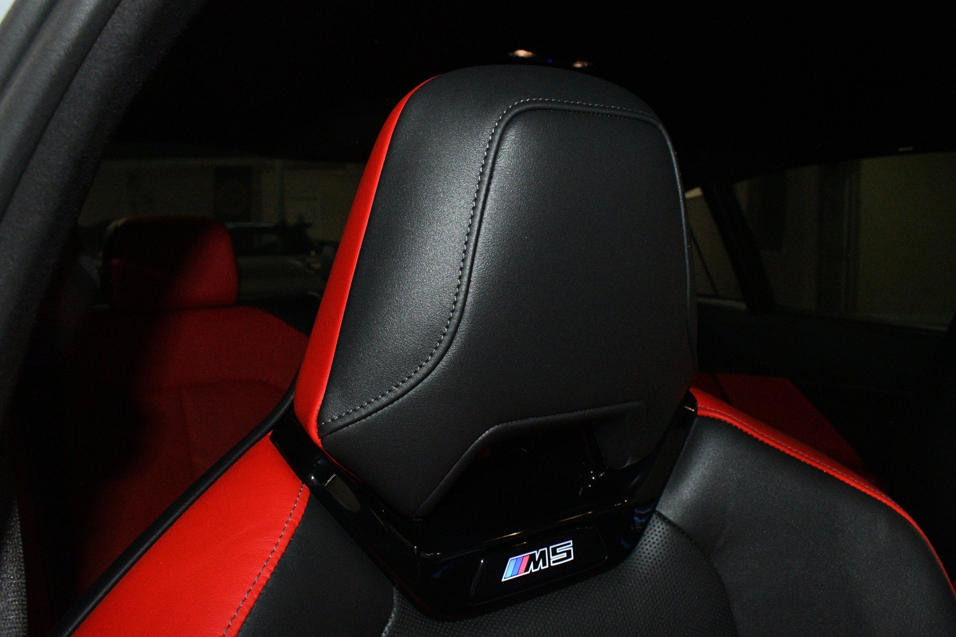 Used 2025 BMW M5 w/ Carbon Package AWD/4WD image 10